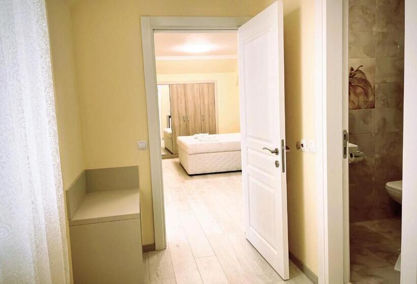 اتاق سه نفره دلوکس با چشمانداز دریا, Sea View Apartment Free Parking