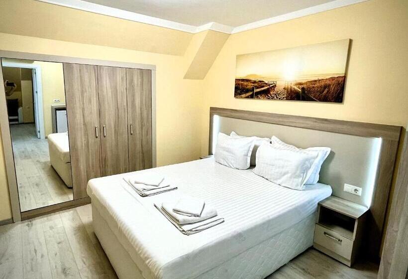 اتاق سه نفره دلوکس با چشمانداز دریا, Sea View Apartment Free Parking