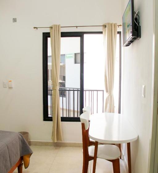 غرفة قياسية, Acacia