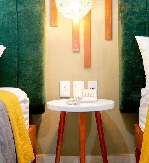 جناح مزوَّد بشرفة, Acacia