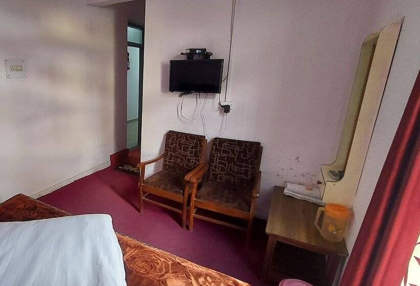 Quarto Deluxe, Kalash, Badrinath