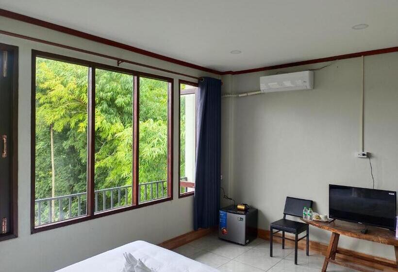 デラックスルーム, Vang Vieng Champa