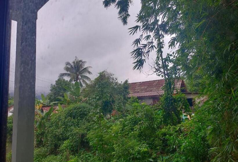 ガーデンビュースタンダードルーム, Vang Vieng Champa