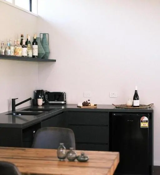 スタンダードスタジオ, Buller Wines