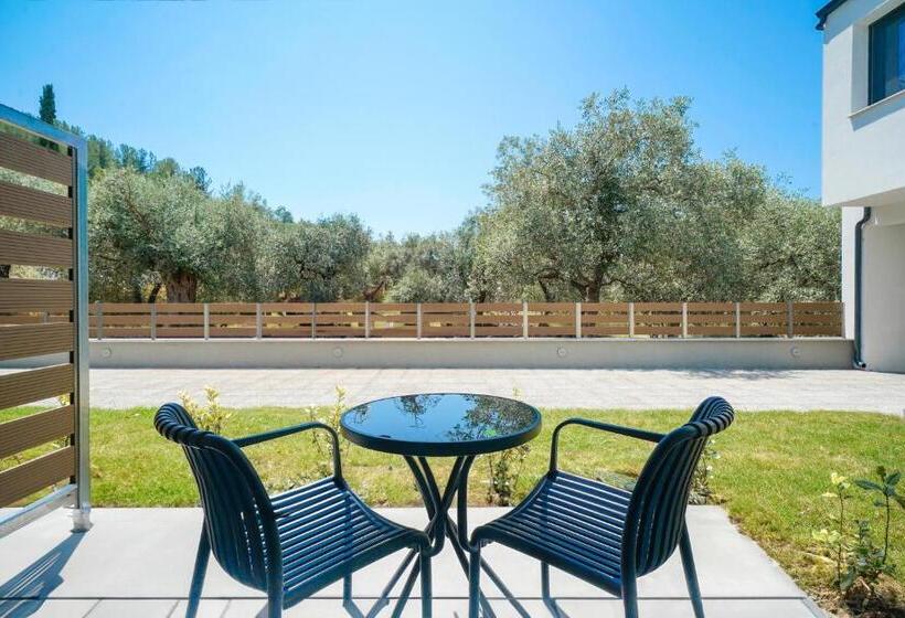 小型套房, Olive Roots