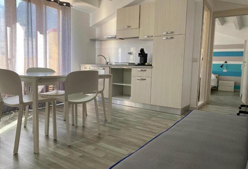 スーペリアスタジオ, Marina Di Petrolo Apartments