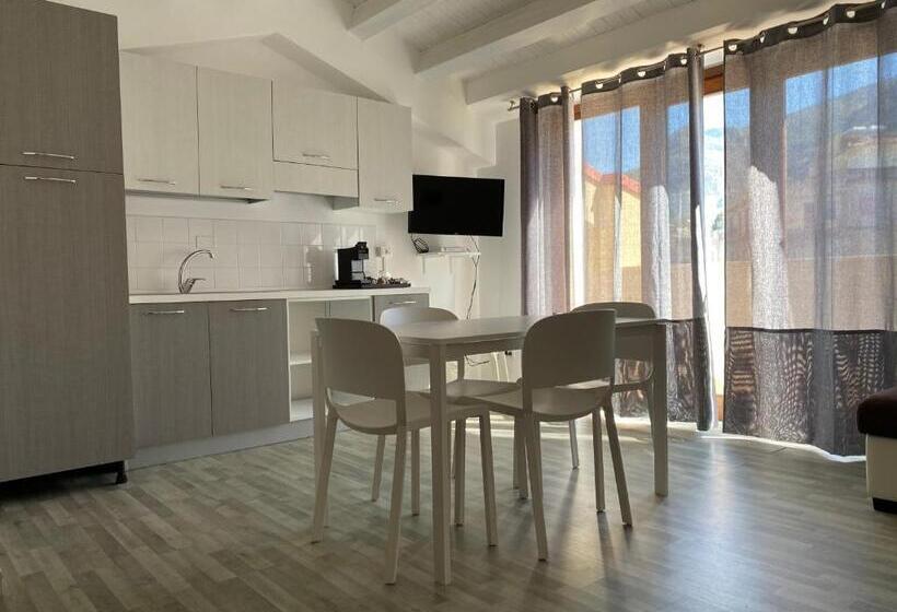 スーペリアスタジオ, Marina Di Petrolo Apartments