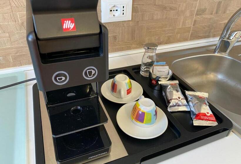 海の見えるスタンダードスタジオ, Marina Di Petrolo Apartments