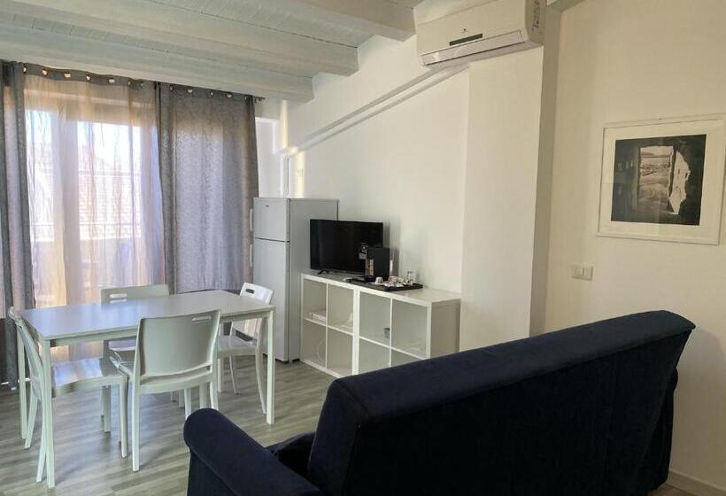 海の見えるスタンダードスタジオ, Marina Di Petrolo Apartments