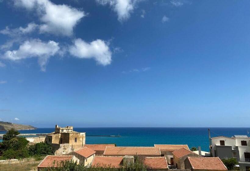 海の見えるスタンダードスタジオ, Marina Di Petrolo Apartments