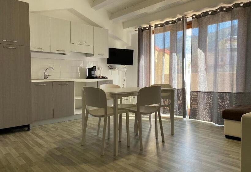 スーペリアスタジオ, Marina Di Petrolo Apartments