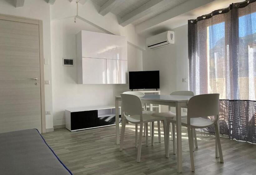 スーペリアスタジオ, Marina Di Petrolo Apartments