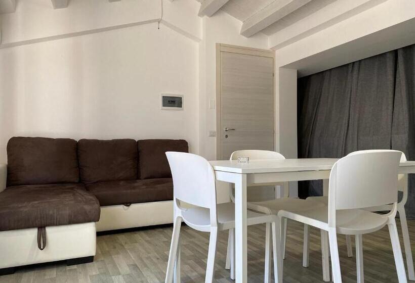 スーペリアスタジオ, Marina Di Petrolo Apartments