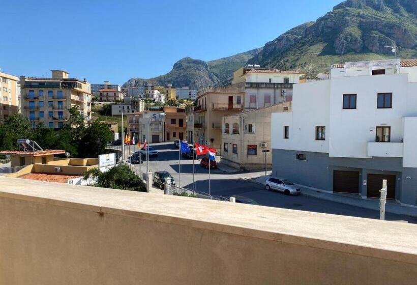 スーペリアスタジオ, Marina Di Petrolo Apartments