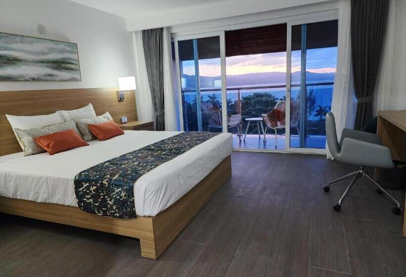 اتاق سوپریور با تخت بزرگ, 39 Jamaica