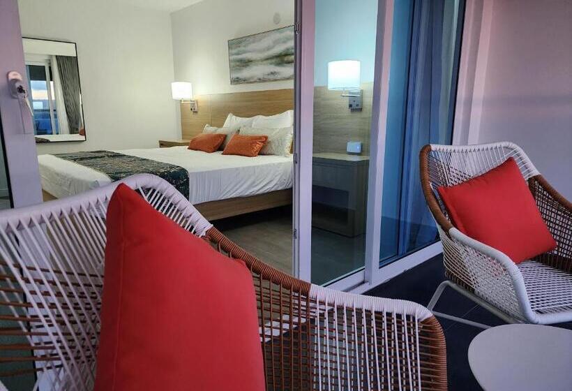 اتاق سوپریور با تخت بزرگ, 39 Jamaica