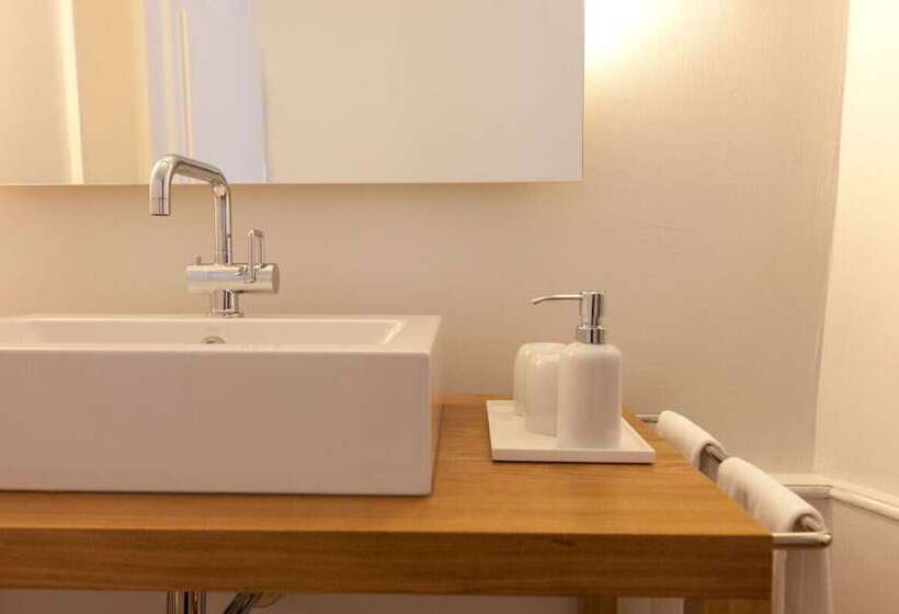 اتاق پرمیوم, Baseltor Hotel & Restaurant