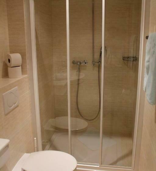 スタンダードシングルルーム, Astoria