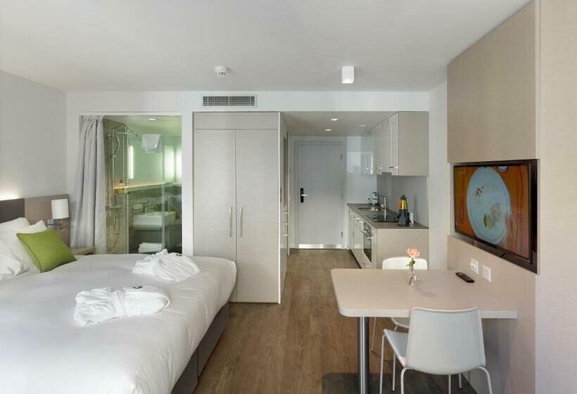 Студия Deluxe, Base Nyon