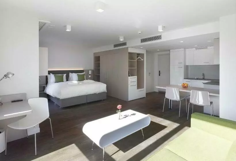 Executive-studio, Base Nyon
