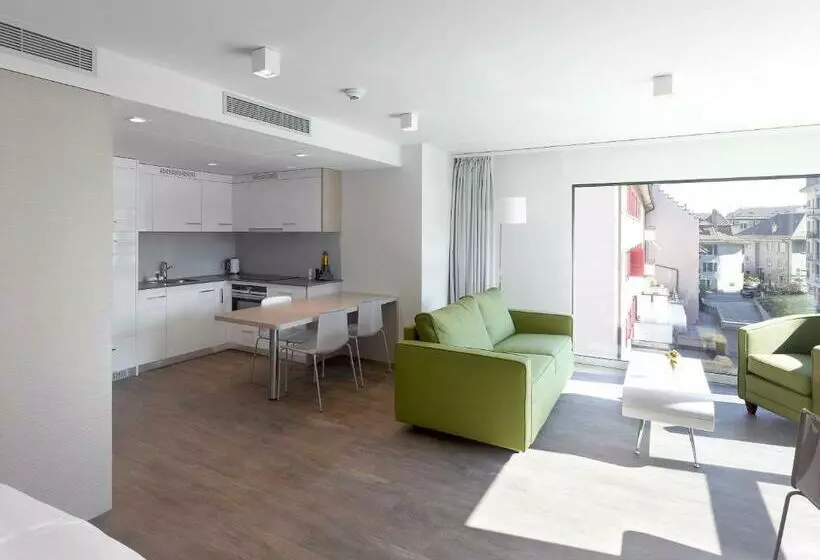 Executive-studio, Base Nyon