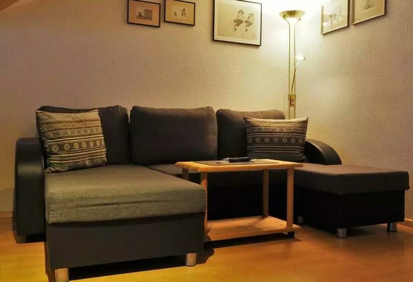 Apartament 1 Dormitori, Gästehaus Hackl