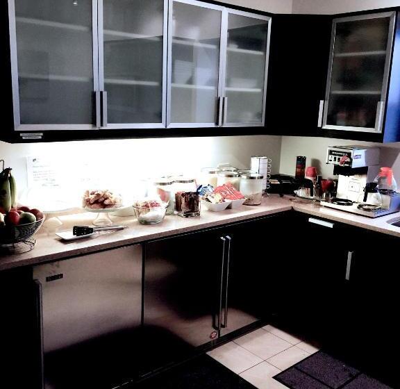 غرفة قياسية سرير كينج, House 5863  Chicago S Premier Bed And Breakfast