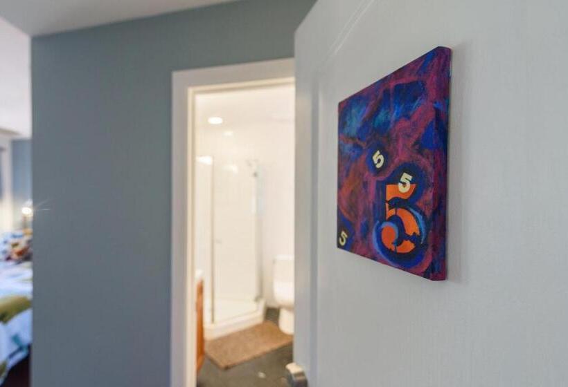 غرفة قياسية سرير كينج, House 5863  Chicago S Premier Bed And Breakfast