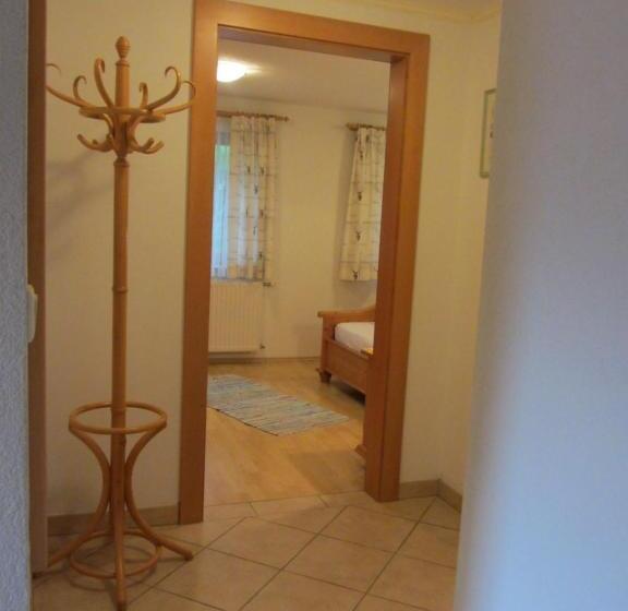 １ベッドルームアパートメント, Neurauthof