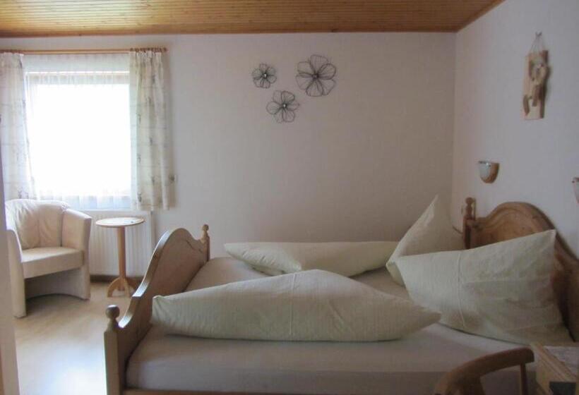 スタンダードルーム, Neurauthof