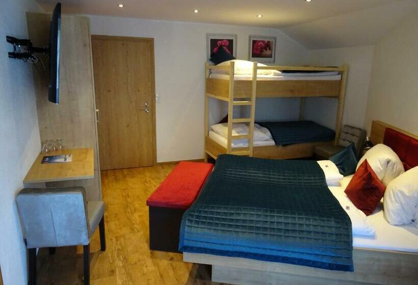 带阳台标准四人间, Restaurant Rosengarten