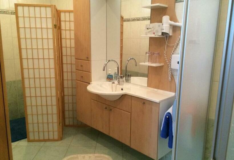 חדר סטנדרט, Wirtshausbrennerei Krenn