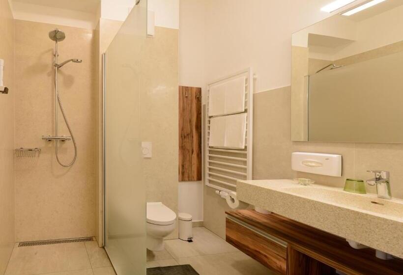 חדר פרמיום, Wirtshausbrennerei Krenn