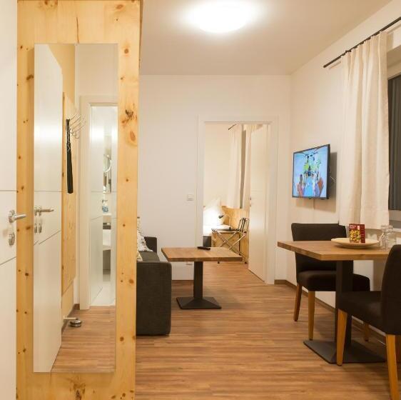 חדר דלוקס, Wirtshausbrennerei Krenn