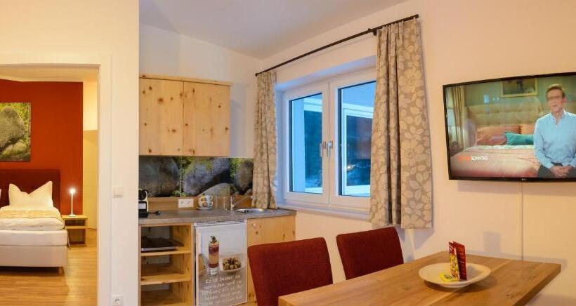 סוויטה עם מרפסת, Wirtshausbrennerei Krenn