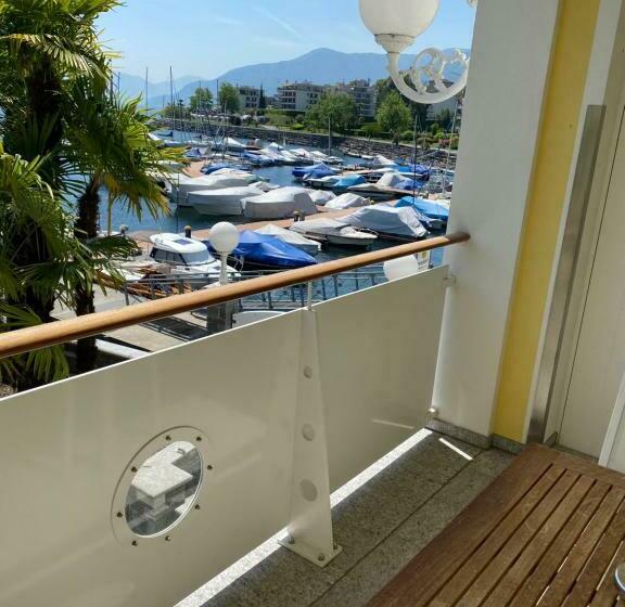 اتاق استاندارد با چشم‌انداز دریاچه, Yachtsport Resort Lago Maggiore