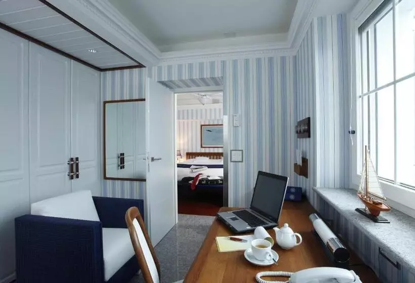 Superior room with lake view, Yachtsport Resort Lago Maggiore