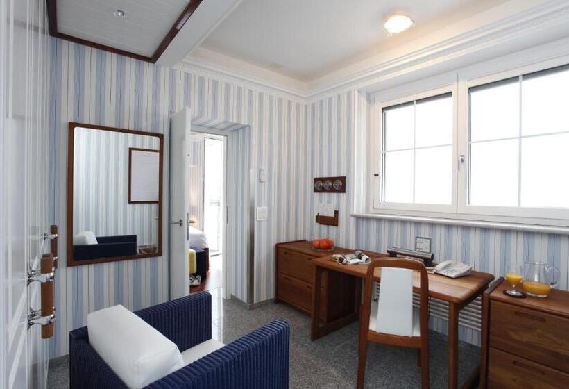 Superior room with lake view, Yachtsport Resort Lago Maggiore