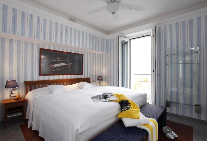 Superior room with lake view, Yachtsport Resort Lago Maggiore