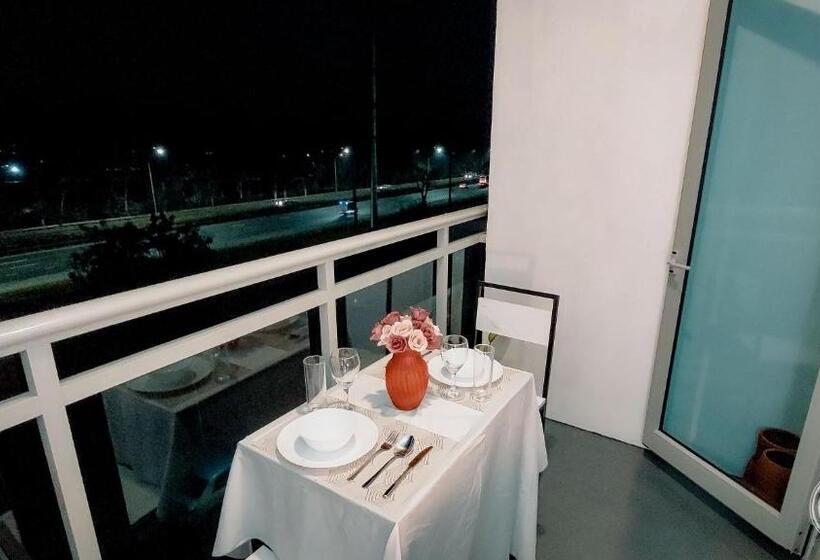 Студия Стандарт, Crissome Suite Azure North San Fernando Pampanga