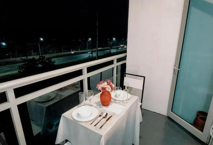 スタンダードスタジオ, Crissome Suite Azure North San Fernando Pampanga