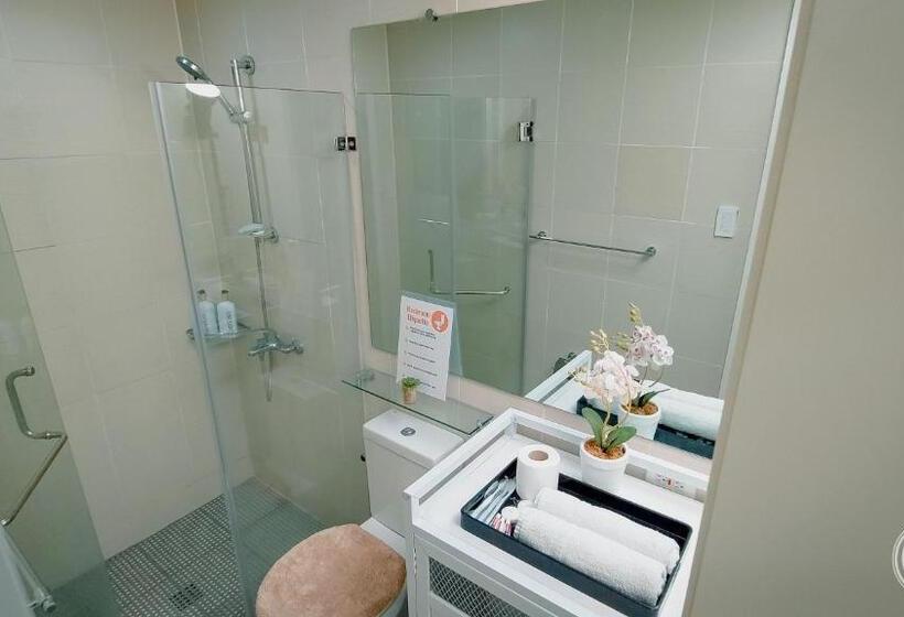 استودیوی استاندارد, Crissome Suite Azure North San Fernando Pampanga