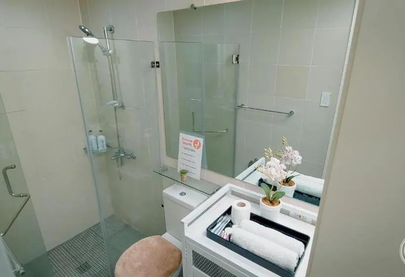 スタンダードスタジオ, Crissome Suite Azure North San Fernando Pampanga