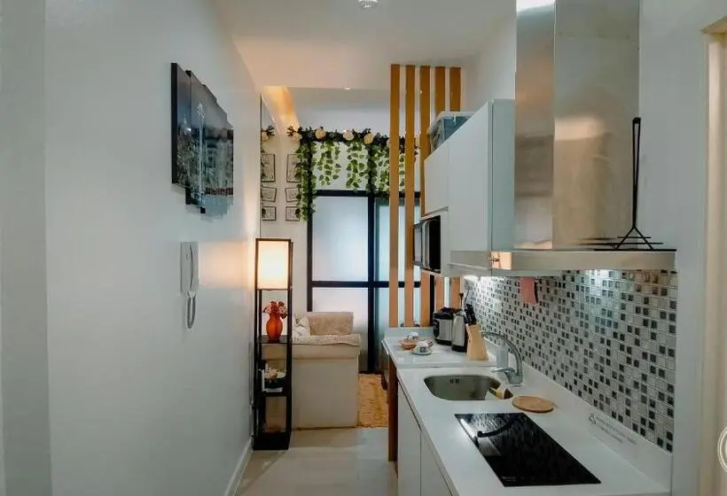 スタンダードスタジオ, Crissome Suite Azure North San Fernando Pampanga