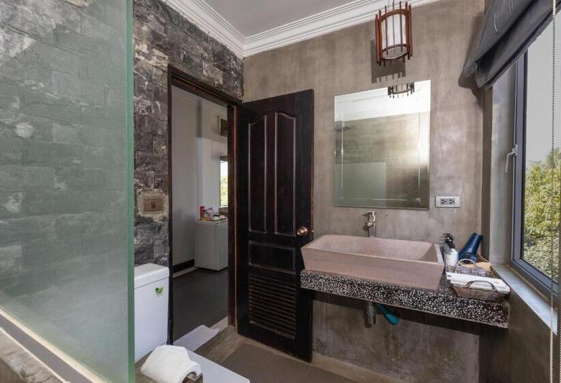 标准间带游泳池, The Five Senses Boutique