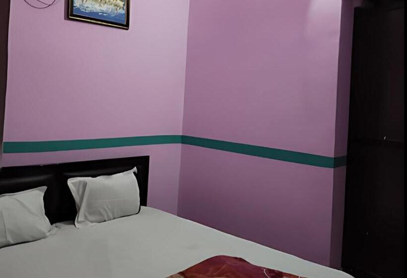 Номер Стандарт, Shriveni Madhav Hotel Near Kalindi Floating Restaurant