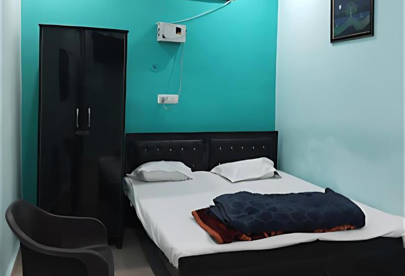 Номер Стандарт, Shriveni Madhav Hotel Near Kalindi Floating Restaurant