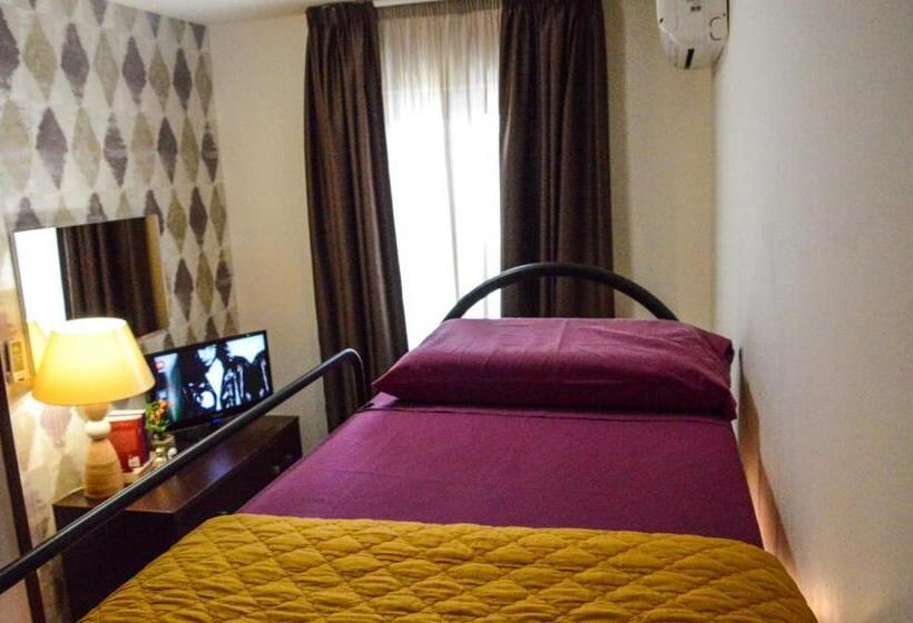 غرفة قياسية رباعية, B&b Sole Luna