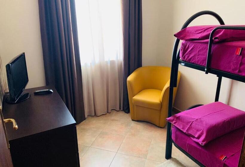 غرفة قياسية رباعية, B&b Sole Luna