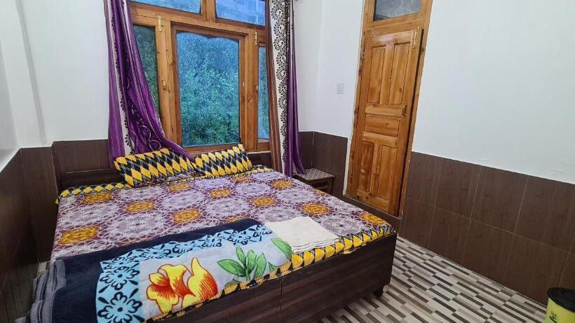 اتاق استاندارد با تخت بزرگ, Formosa Hostel&cafe